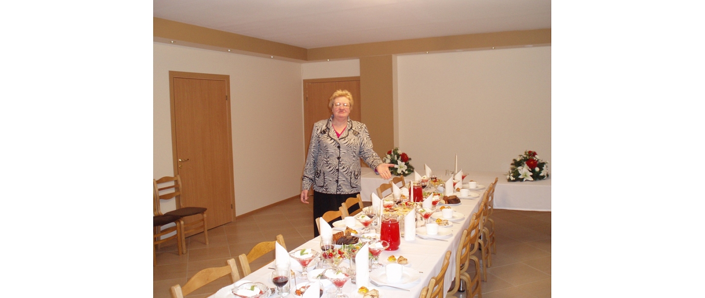 Bēru mielasti, Efeja RS, Ēdināšana