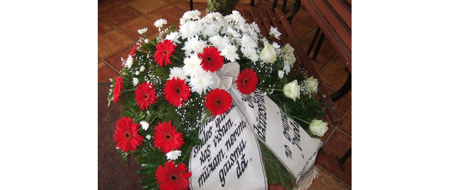 Funeral wreaths, crowns, funeral bouquets, flowers