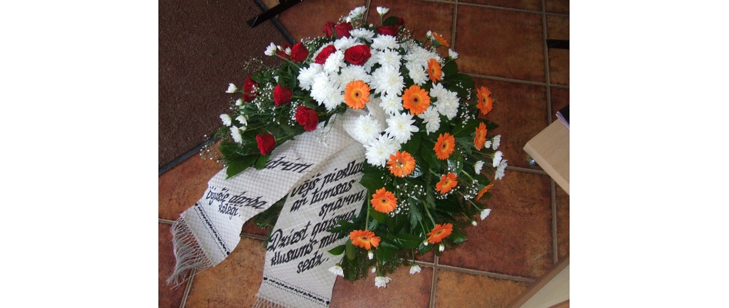 Funeral wreaths, crowns, funeral bouquets, flowers