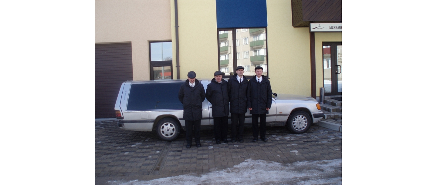 Efeja RS Apbedīšanas pakalpojumi, morgs, katafalks, izvadītāji, ēdināšana, transports