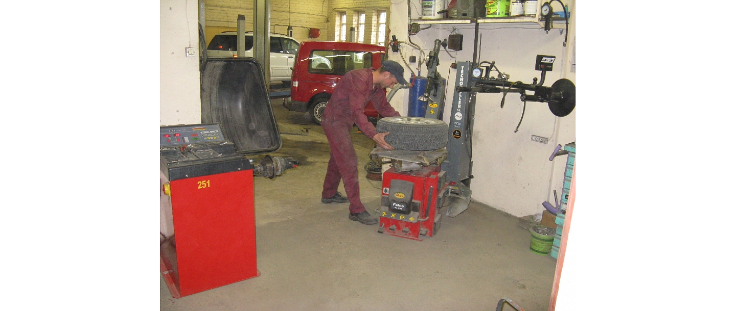 Tire repair in Kuldiga