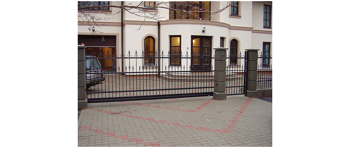 Slīdošie vārti