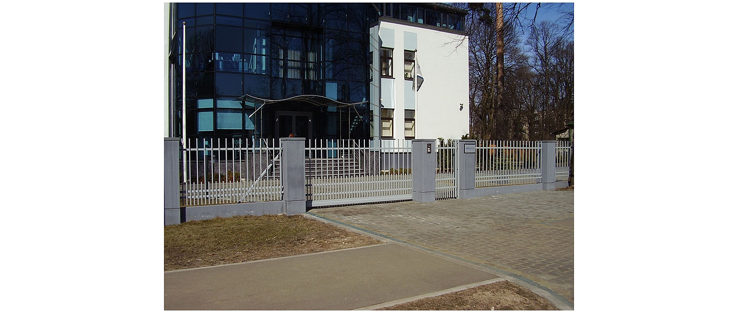 Sliding gates
