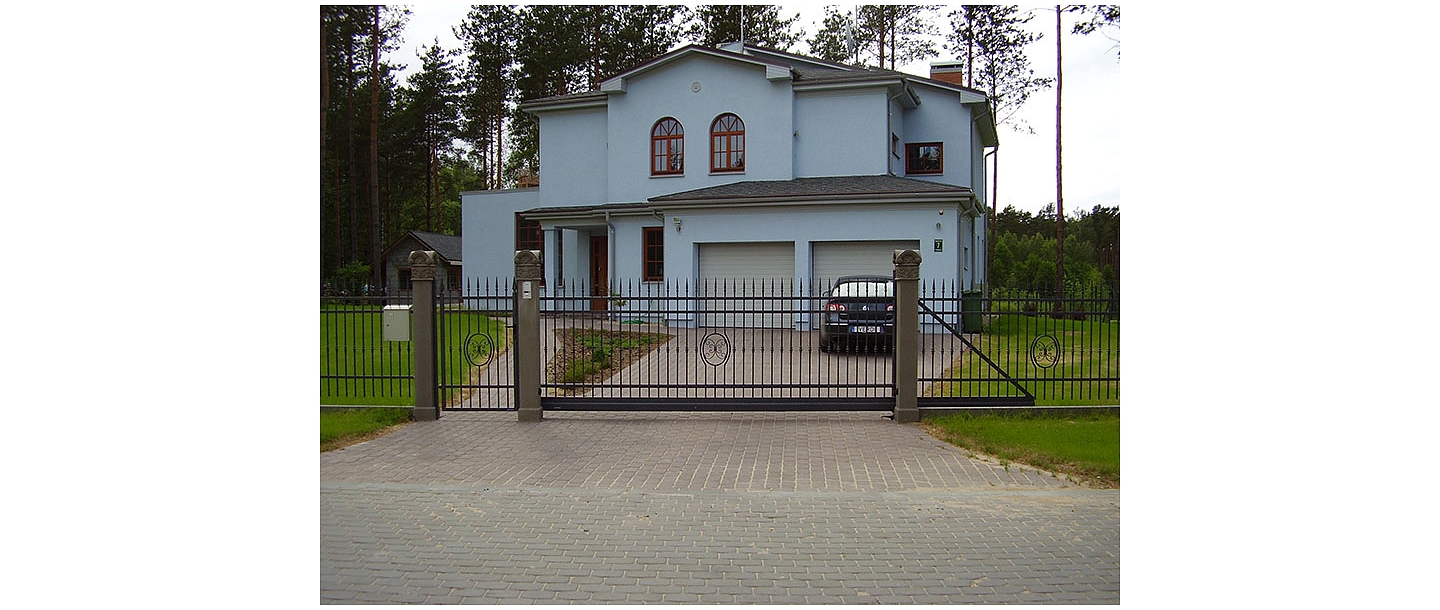 Sliding gates