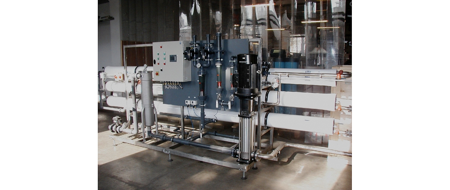 Automatic water treatment complexes