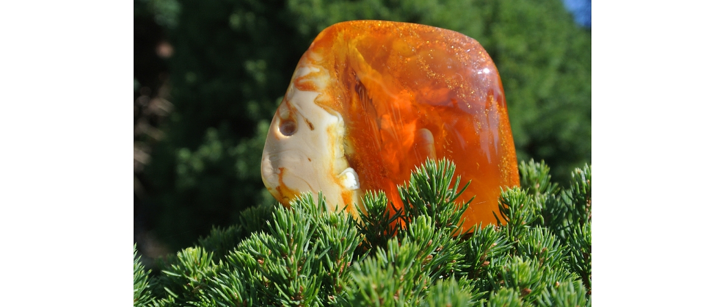 Souvenirs made of amber