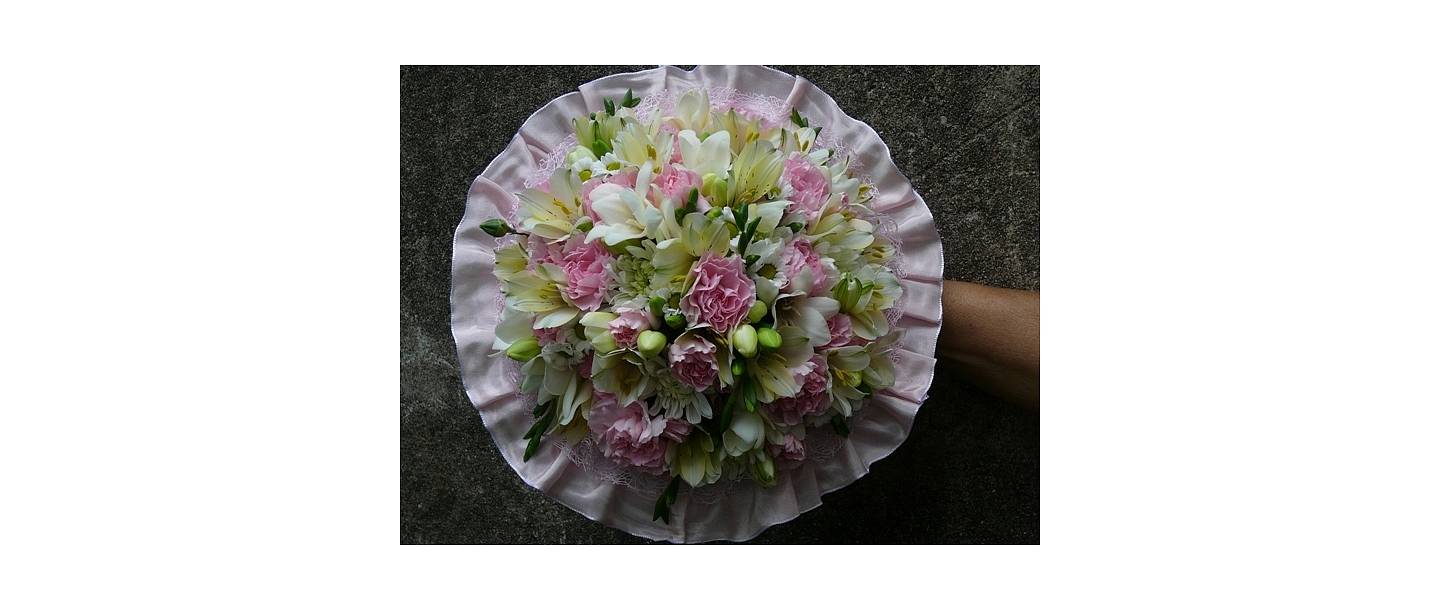 bouquet with ruffles