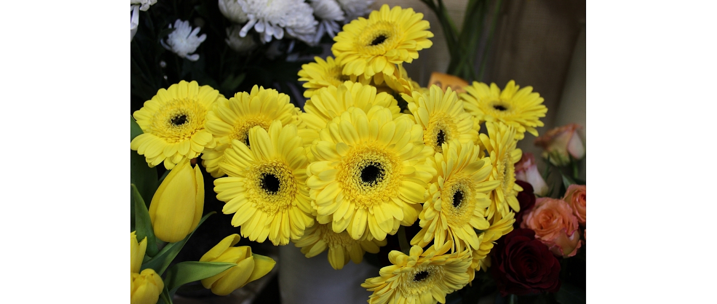 Flowers, flower trade, flower bouquets, Smiltene