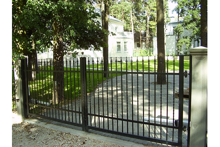 Double gates
