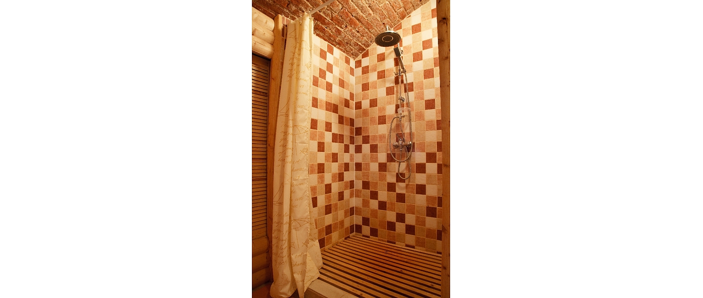 hotel Grasu pils shower