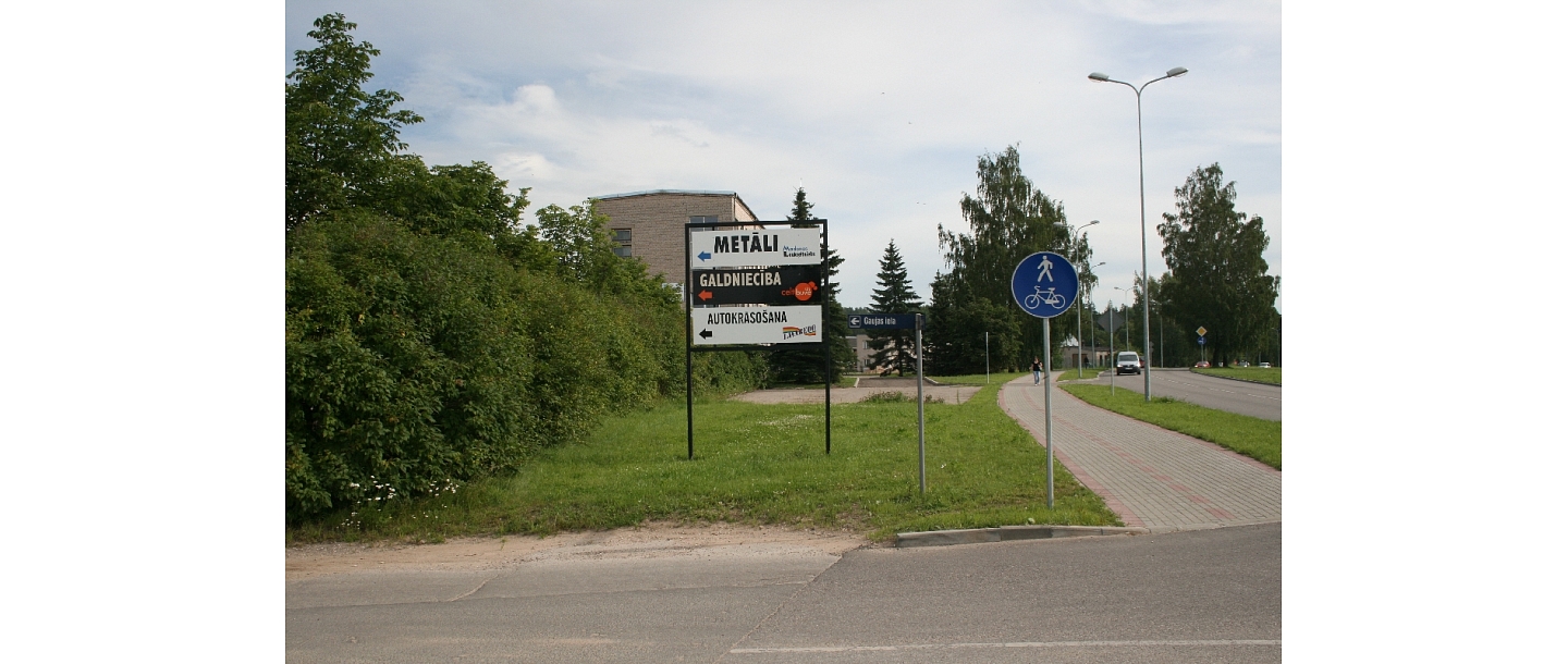 Madonas Laukceltnieks, norāde