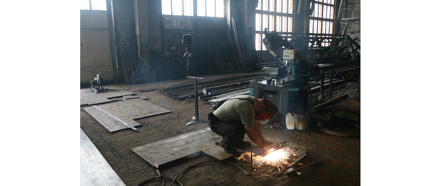 metal trade, Madona Farmer