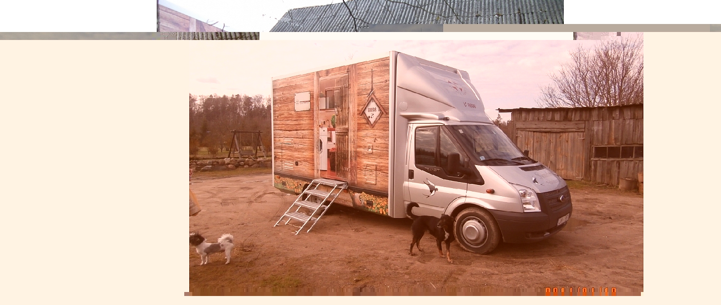 Samariešu atbalsts mājās, aprūpes auto vientuļiem, nomaļus dzīvojošiem pensionāriem, duša, pēdu aprūpe, veļasmašīna, gāzes plīts, friziera pakalpojumi.