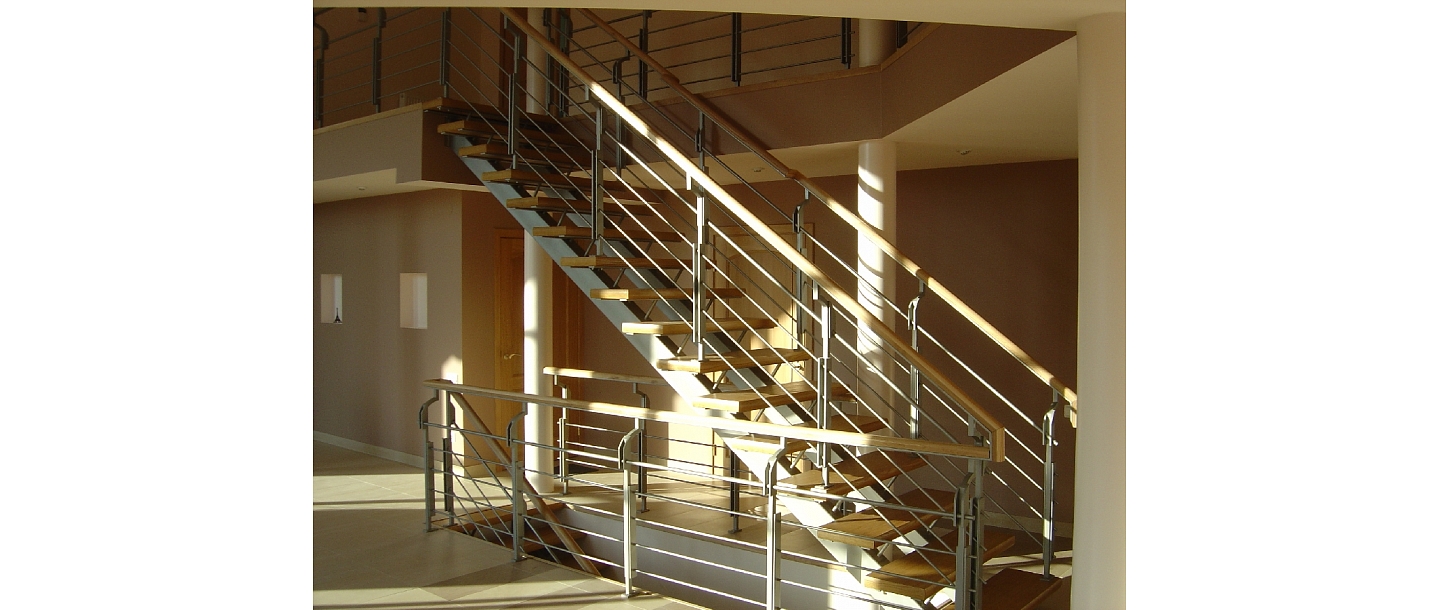 Металлические лестницы для компаний