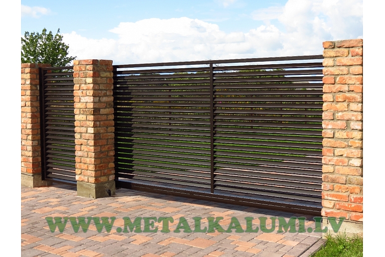 Metal sliding gates