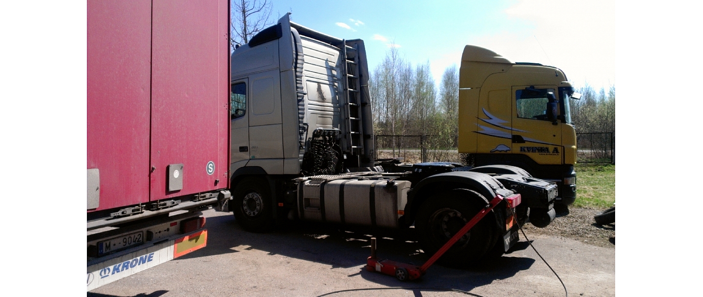 Truck tyre service