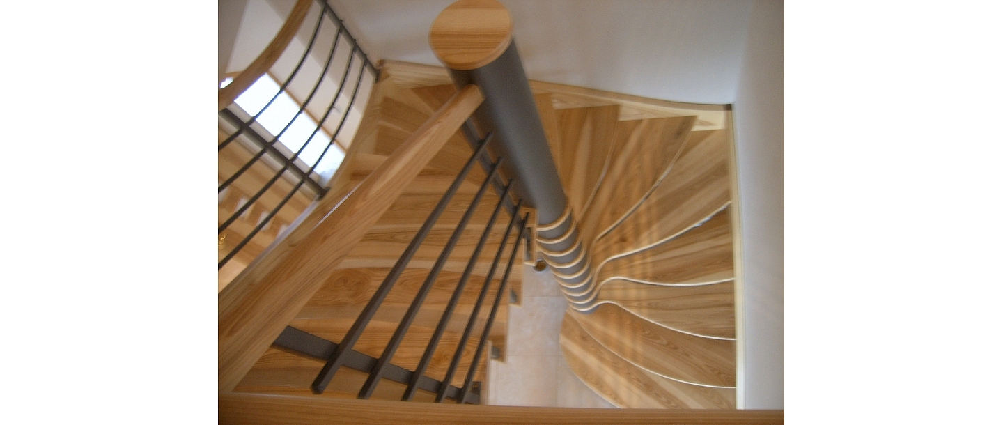 Оригинальная деревянная лестница в Елгаве