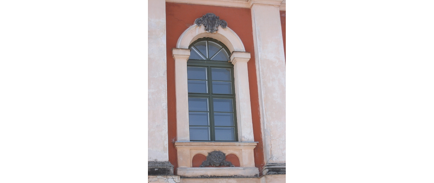 Custom windows in Jelgava