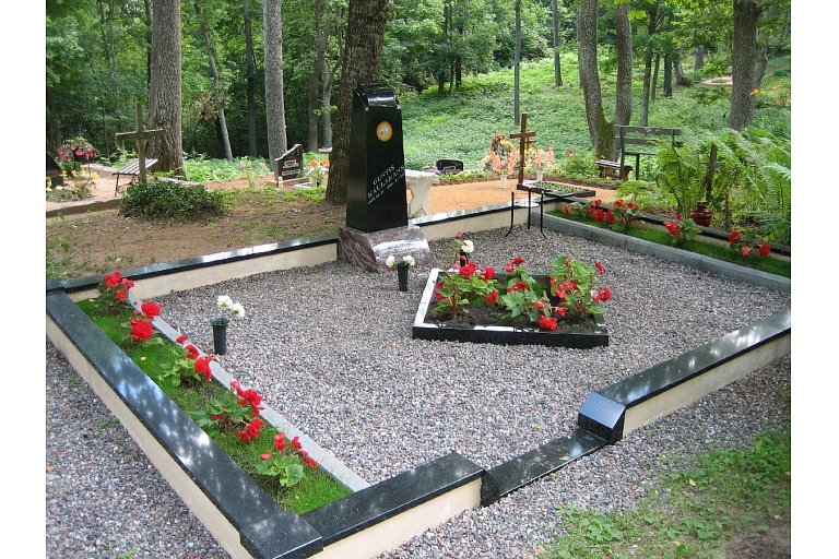 High-quality granite tombstones in Vidzeme