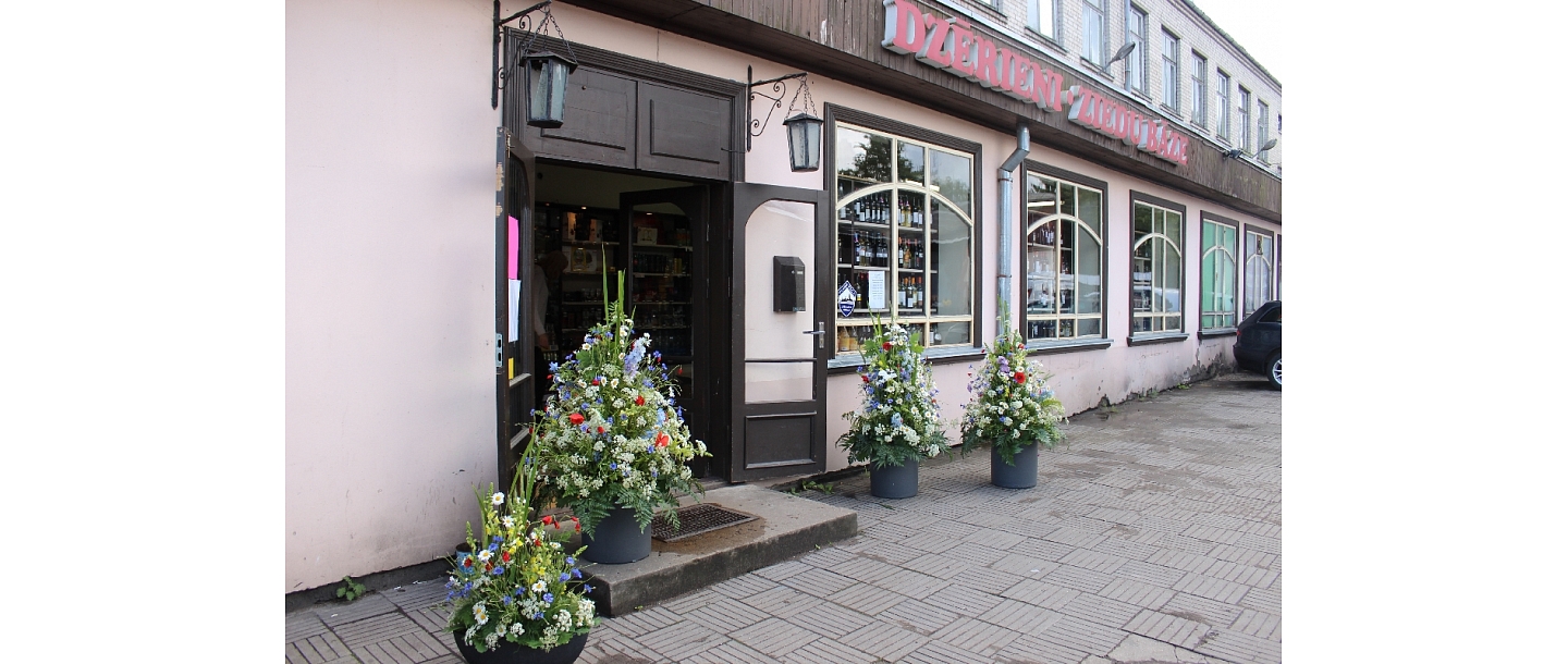 Wholesale of flowers and alcohol in Jurmala