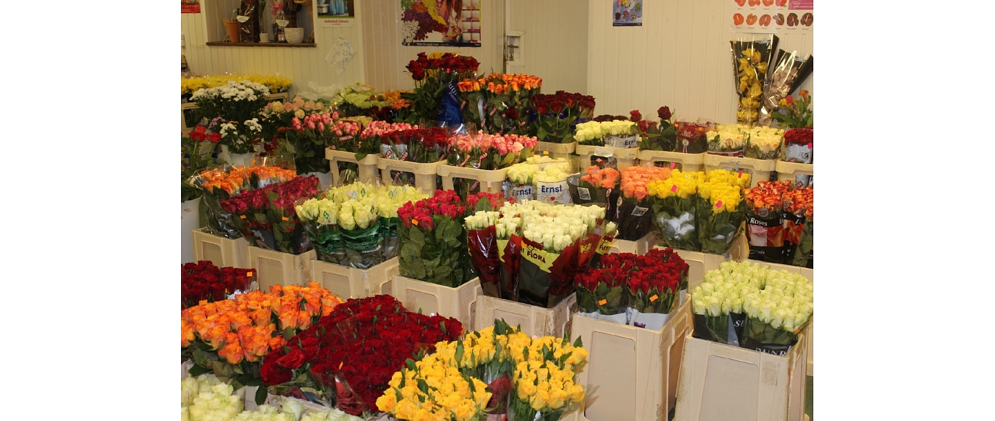 Cut flowers in Viestura prospect in Riga