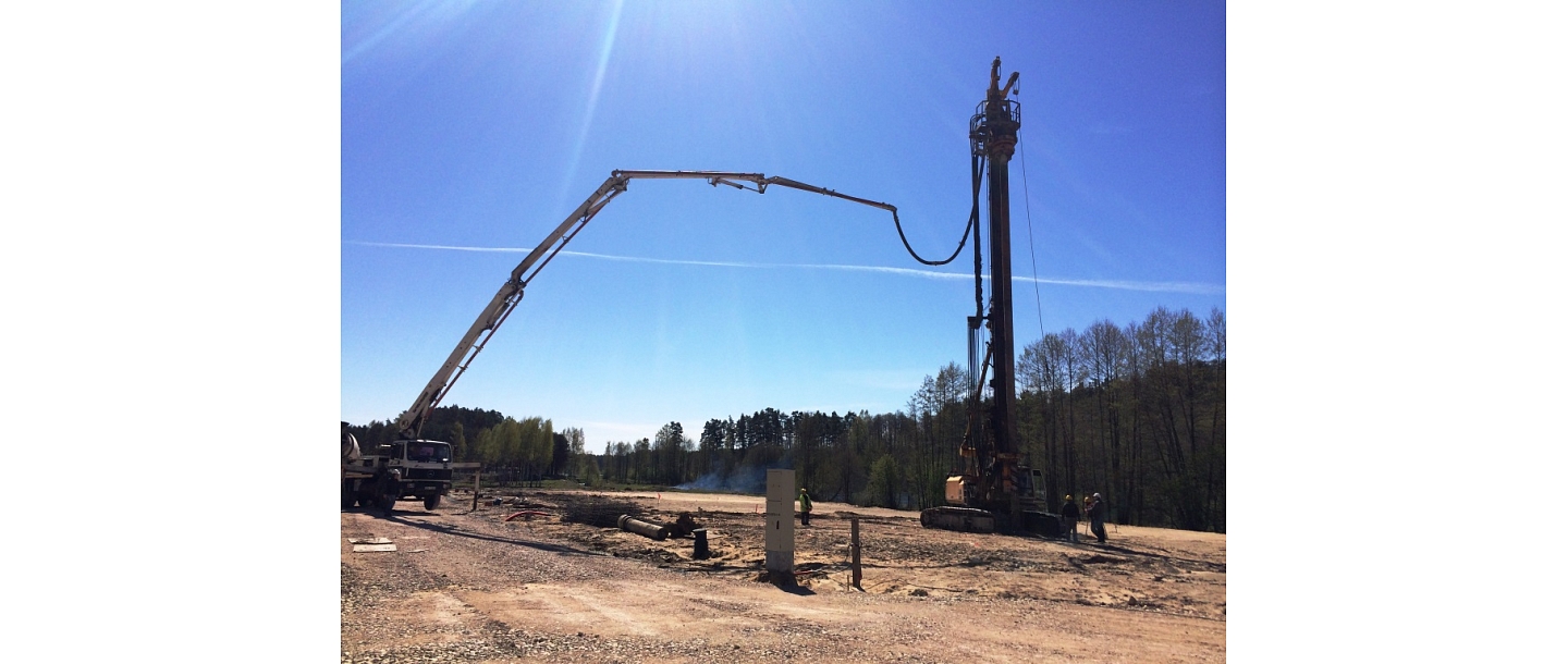 Pile foundations, drilled piles, pile drilling equipment