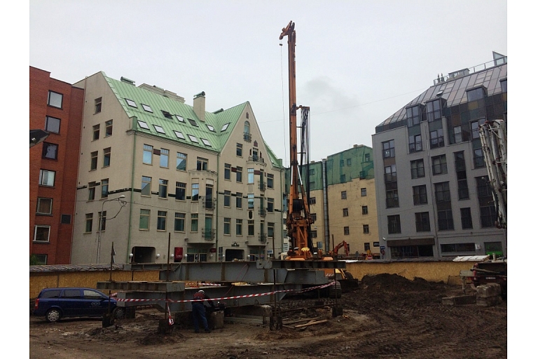 Beat in piles, pile construction in Riga, piles of house foundations