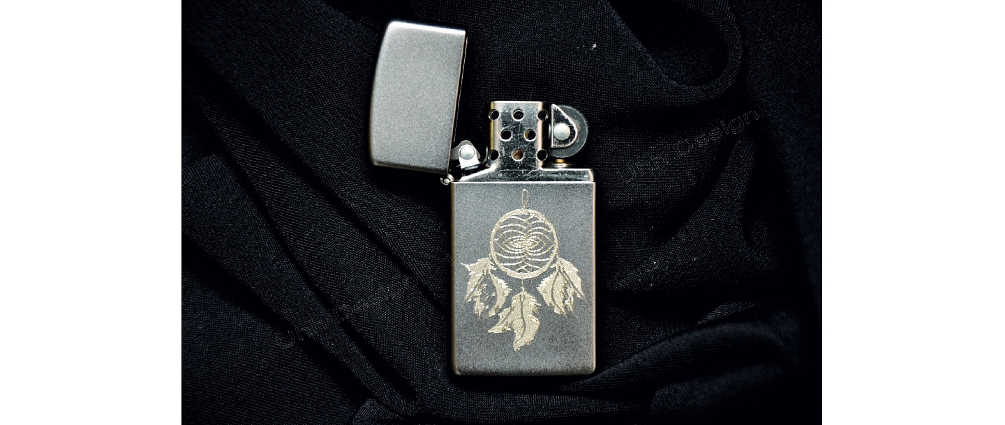 механическая гравировка зажигалка ловец снов.