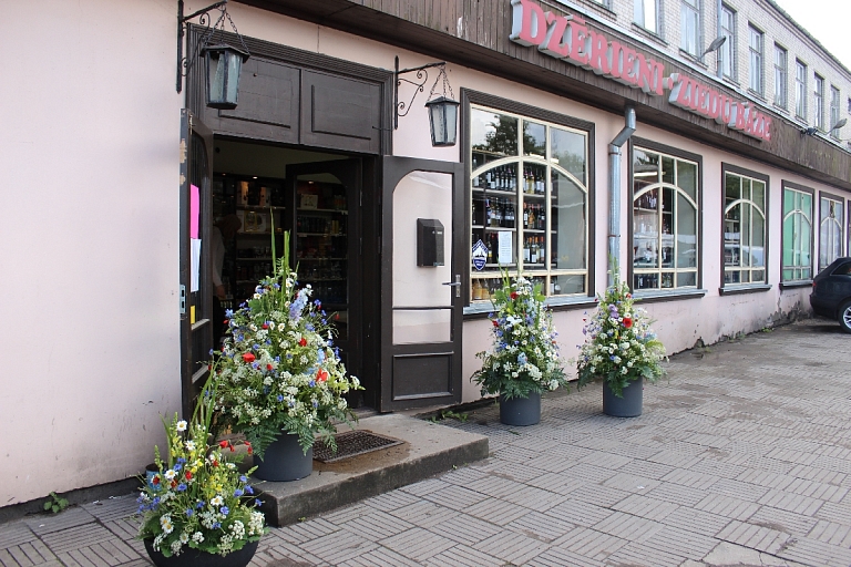 Ziedu un alkohola vairumtirdzniecība Jūrmalā