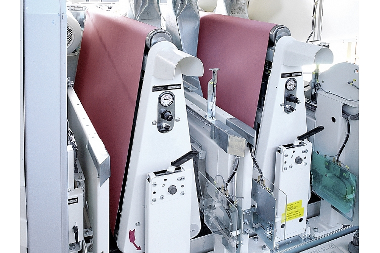 Abrasive belts, polishing discs, grinding materials for metalworking