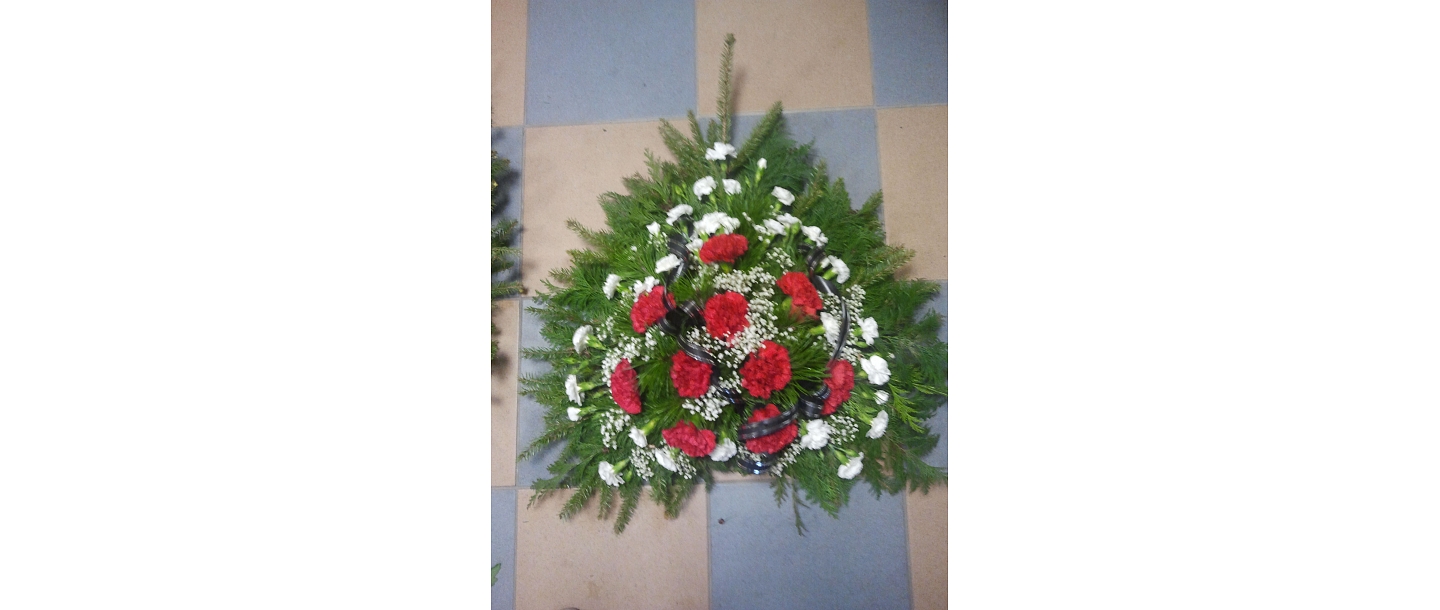 Mourning wreaths rich in flowers in Rezekne