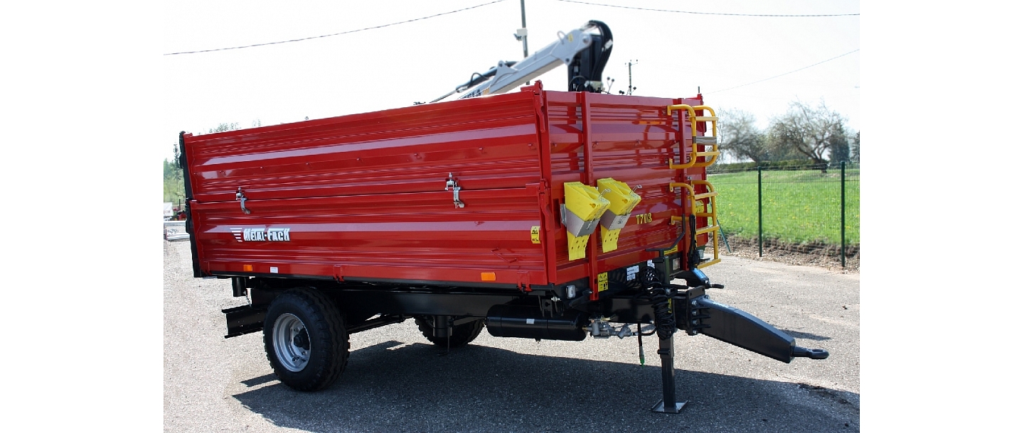 Agricultural transport trailers