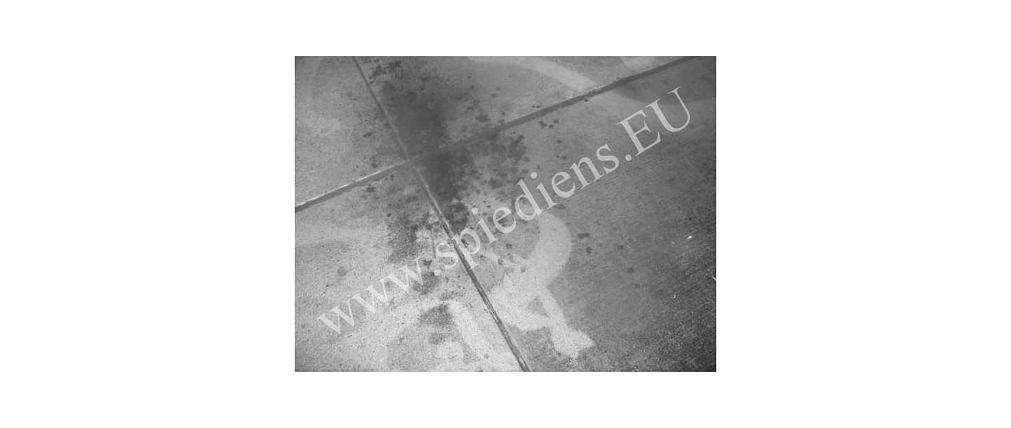 Concrete floor - dirty. Cleaning services