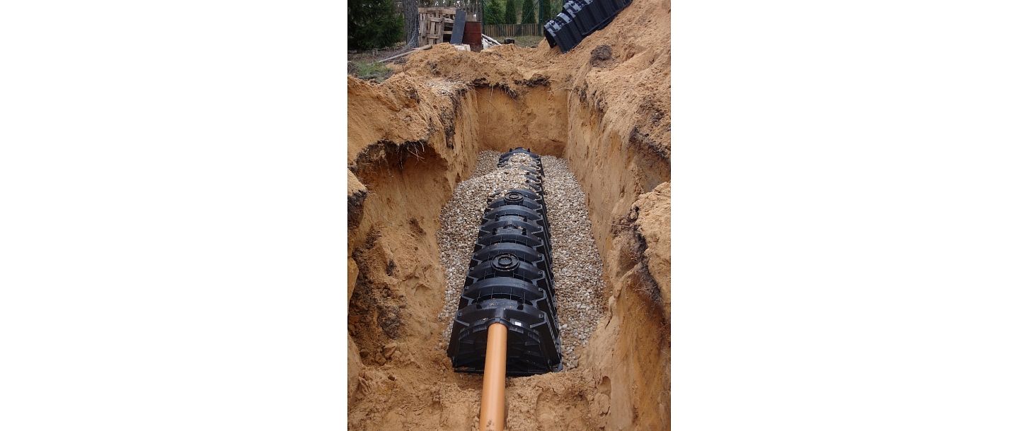 Horizontal septic tank installation
