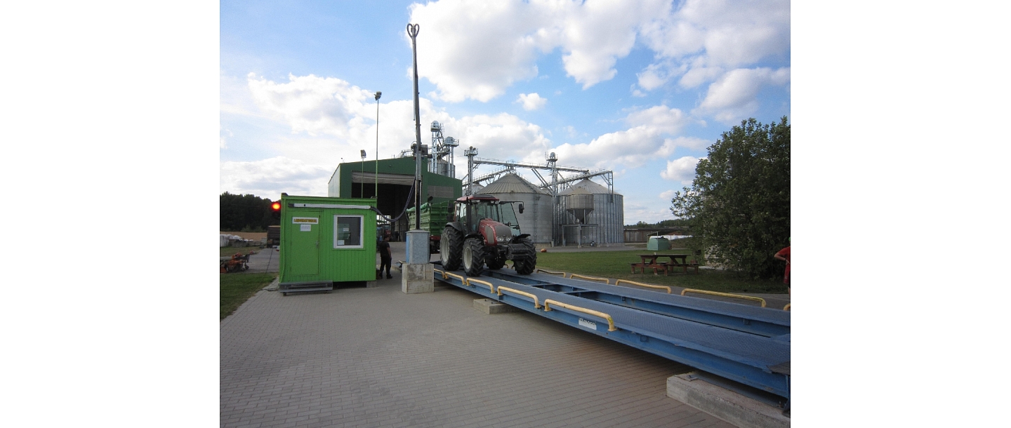 Transfer of grain, weighing, Barkava