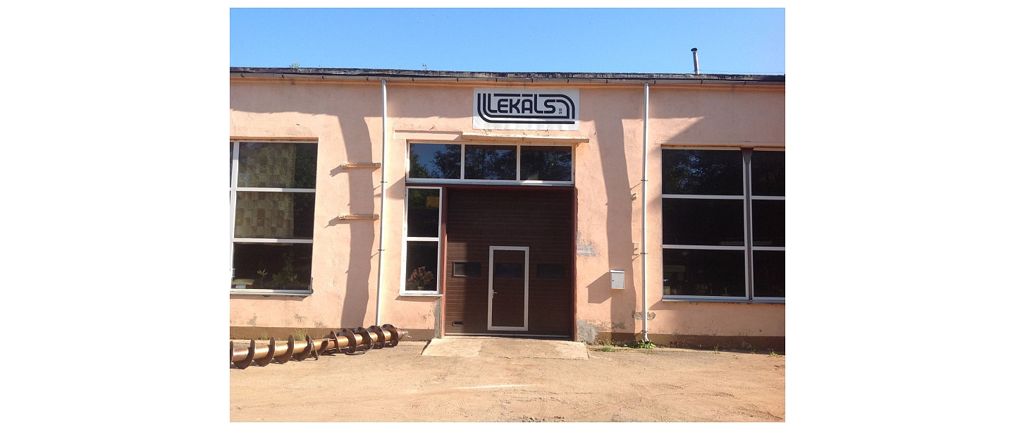 Garage gate with a door for staff in Cesis Valmiera Ventspils Jelgava