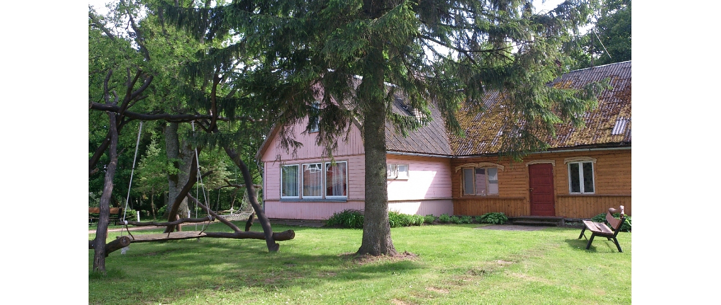 Guest house for outdoor recreation