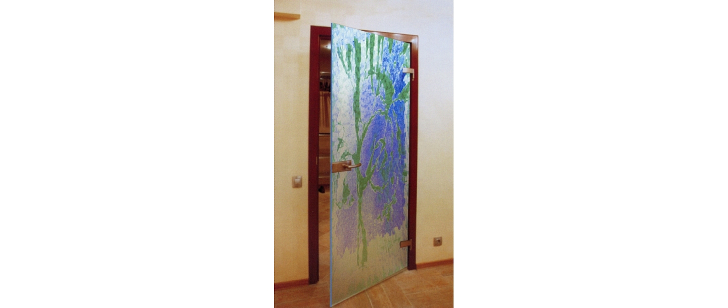 Doors with a layer of laminate