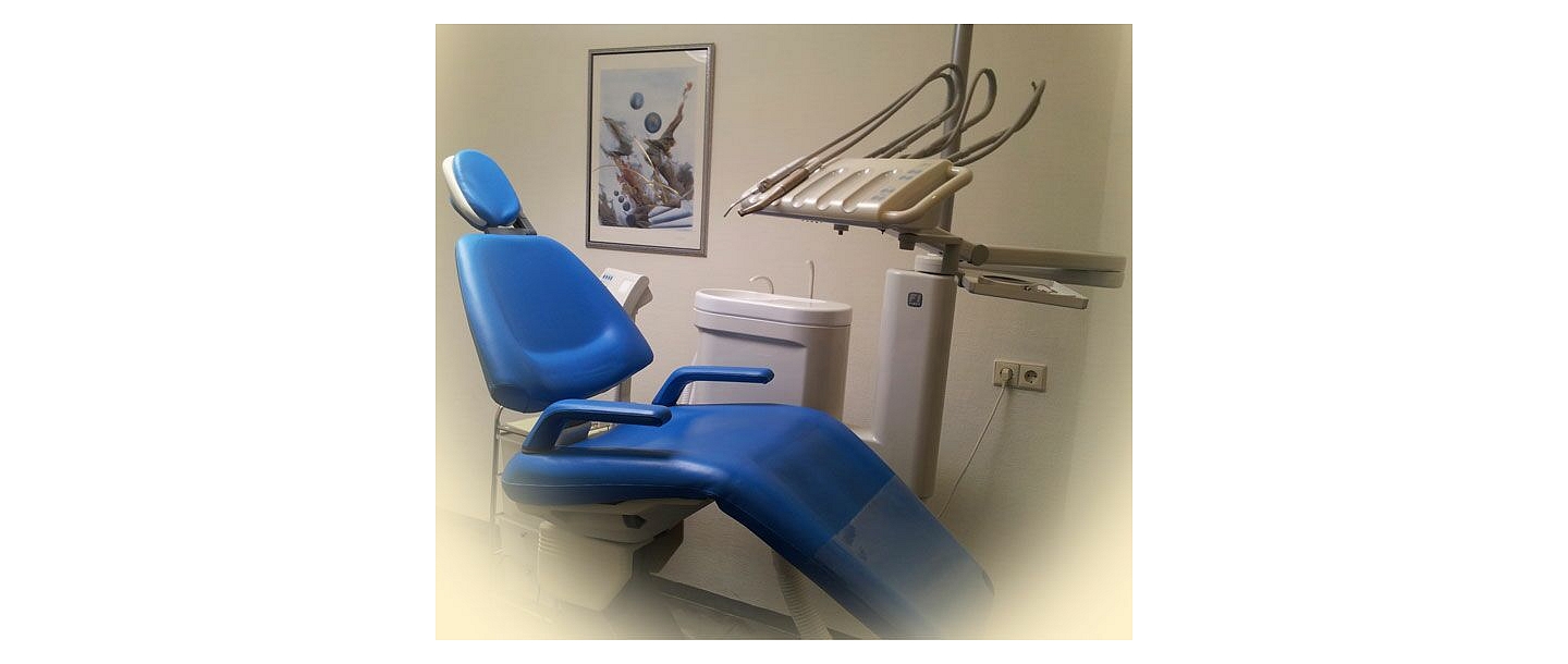 Oral hygiene with Air-Flow technology