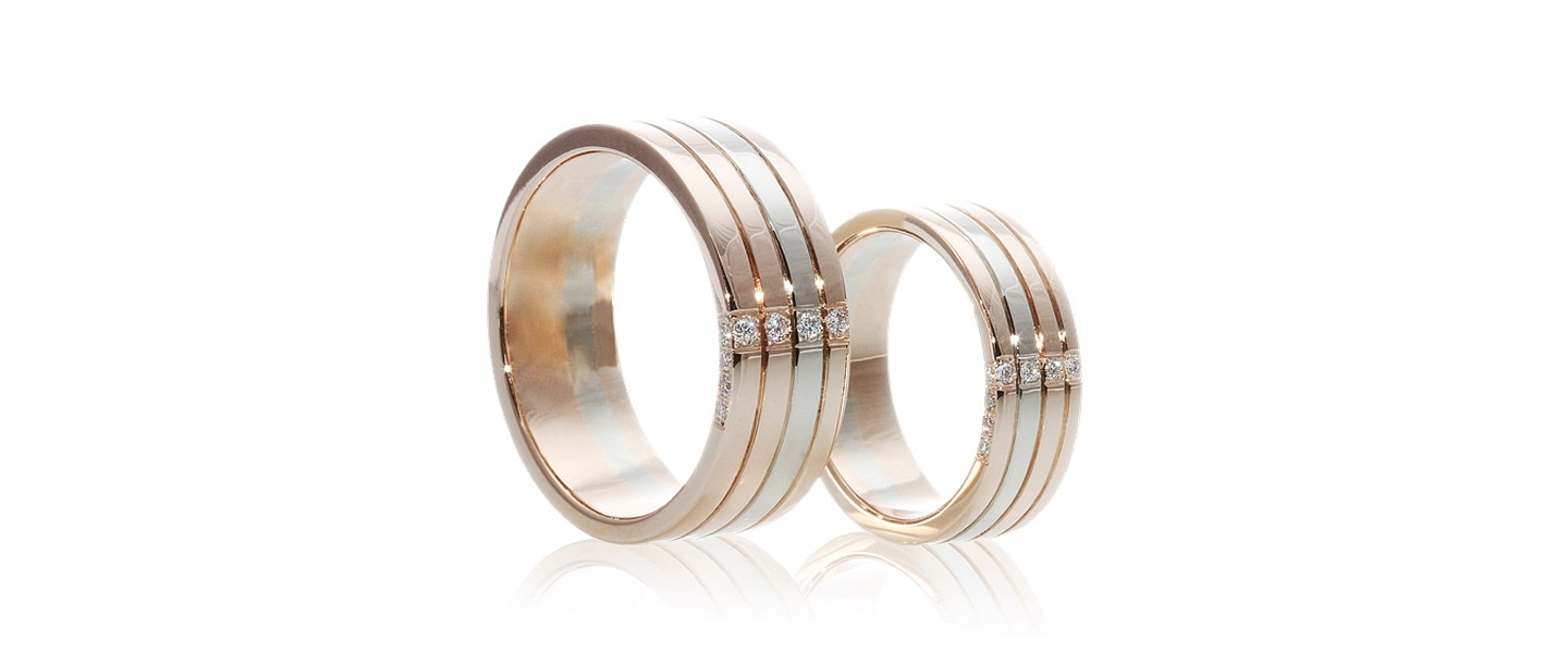 Custom-made gold wedding rings