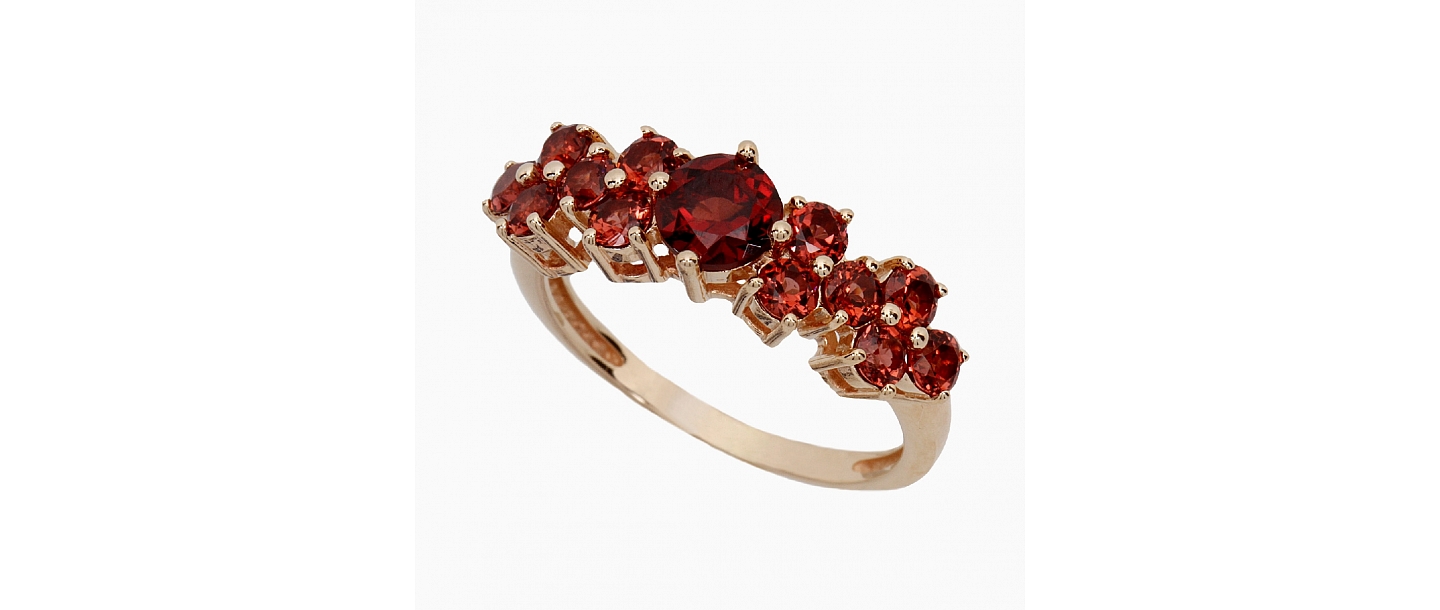 Gold ring with garnet