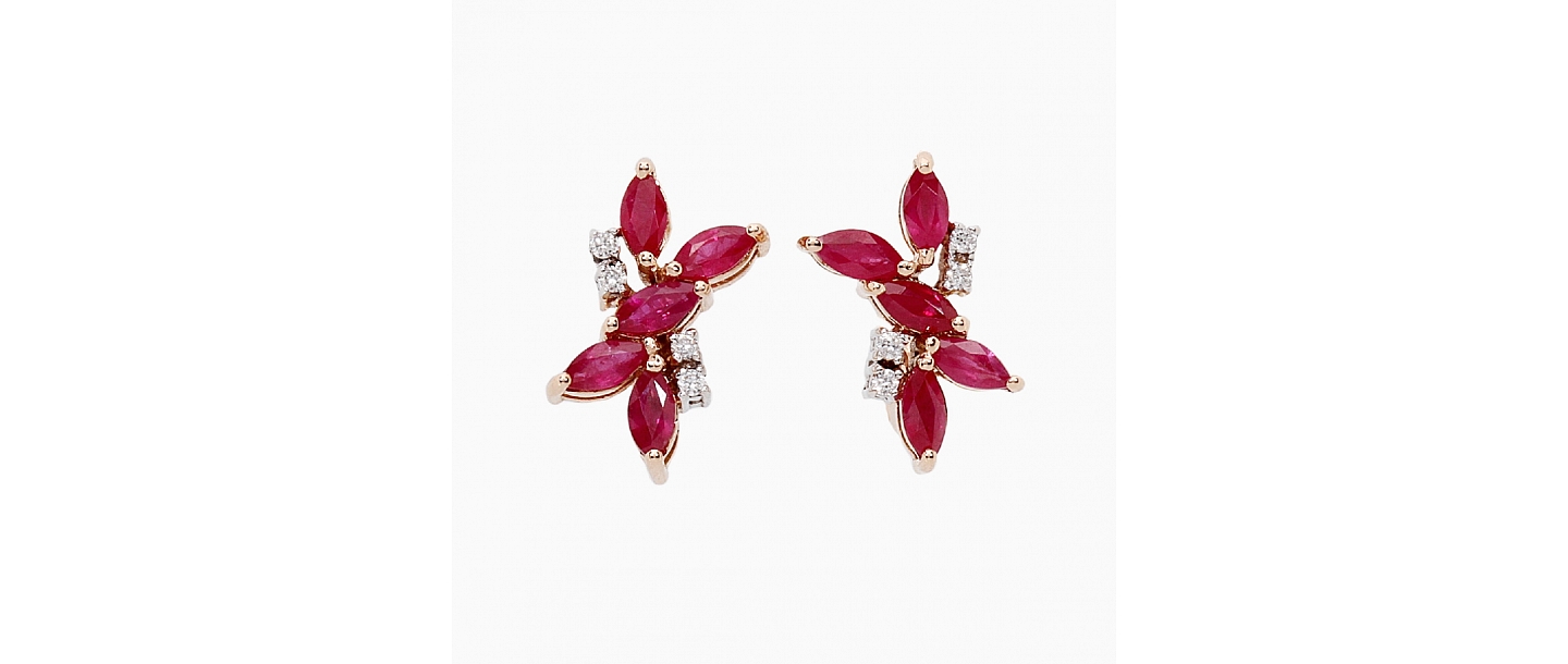 Gold earrings with a ruby