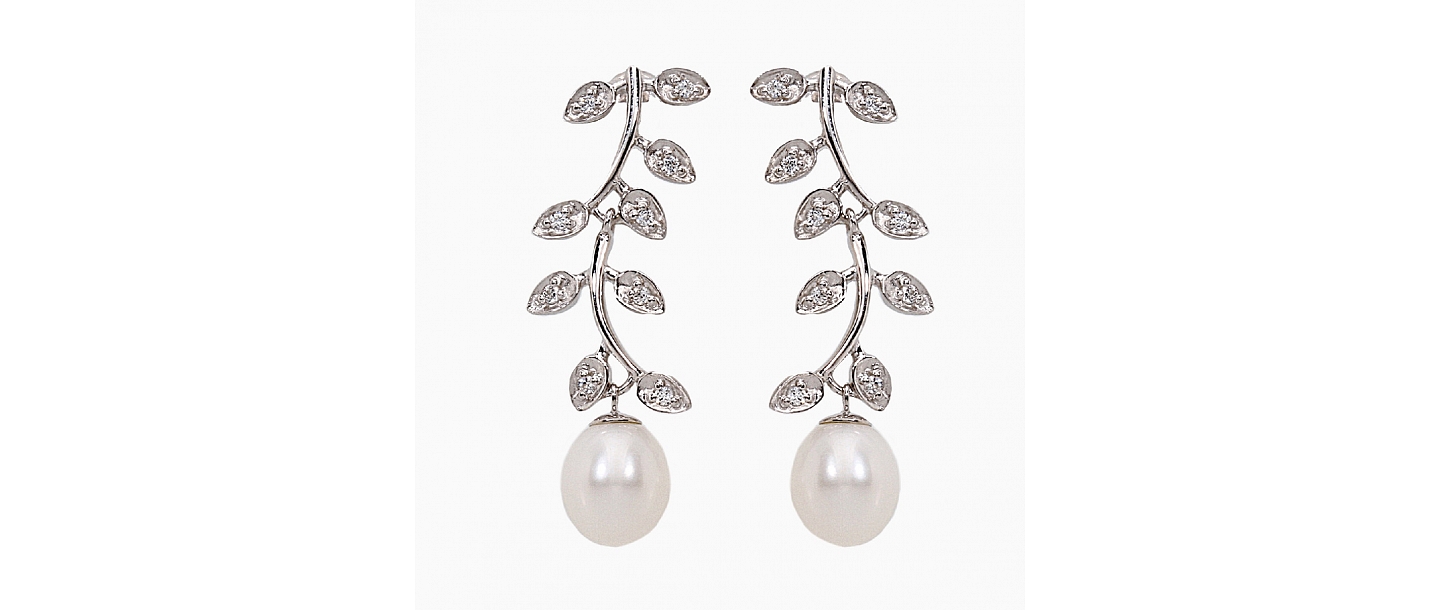 Silver pearl earrings