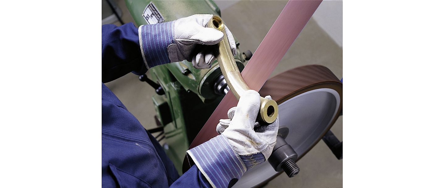 Woodworking, metalworking, sale of construction and service accessories