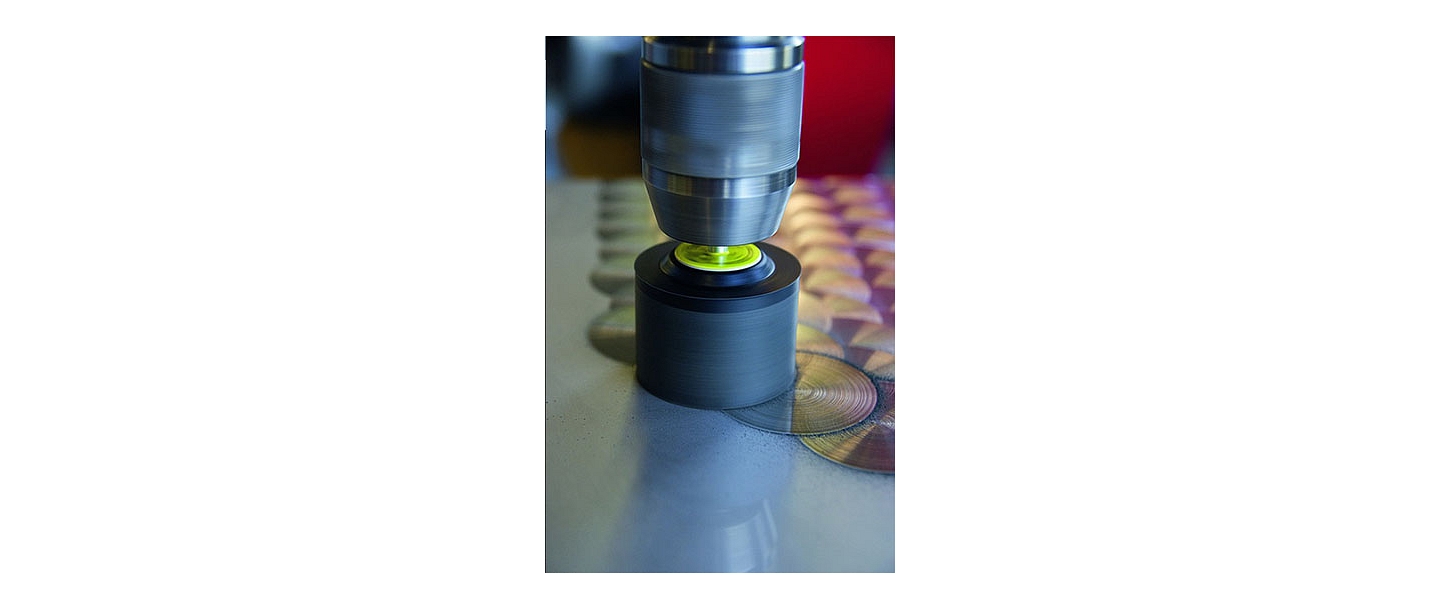 Surface sanding disc