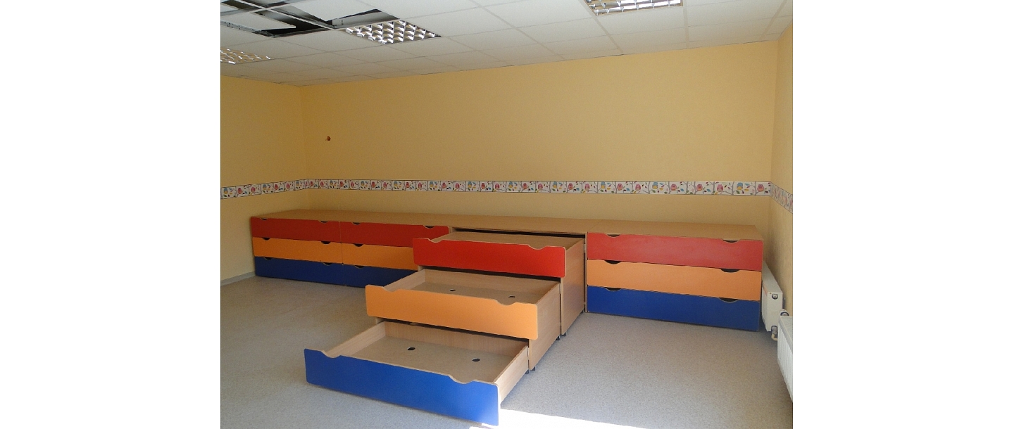 Children's cot