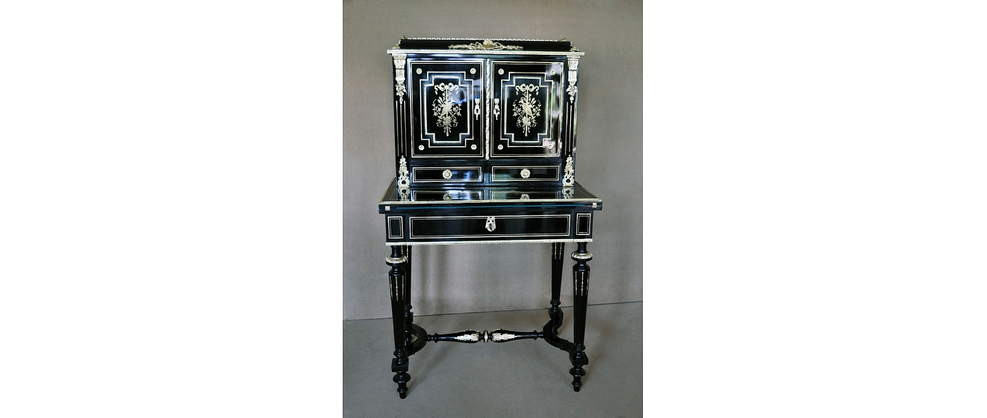 19 век. черный полированный дамский будуар - отреставрирован