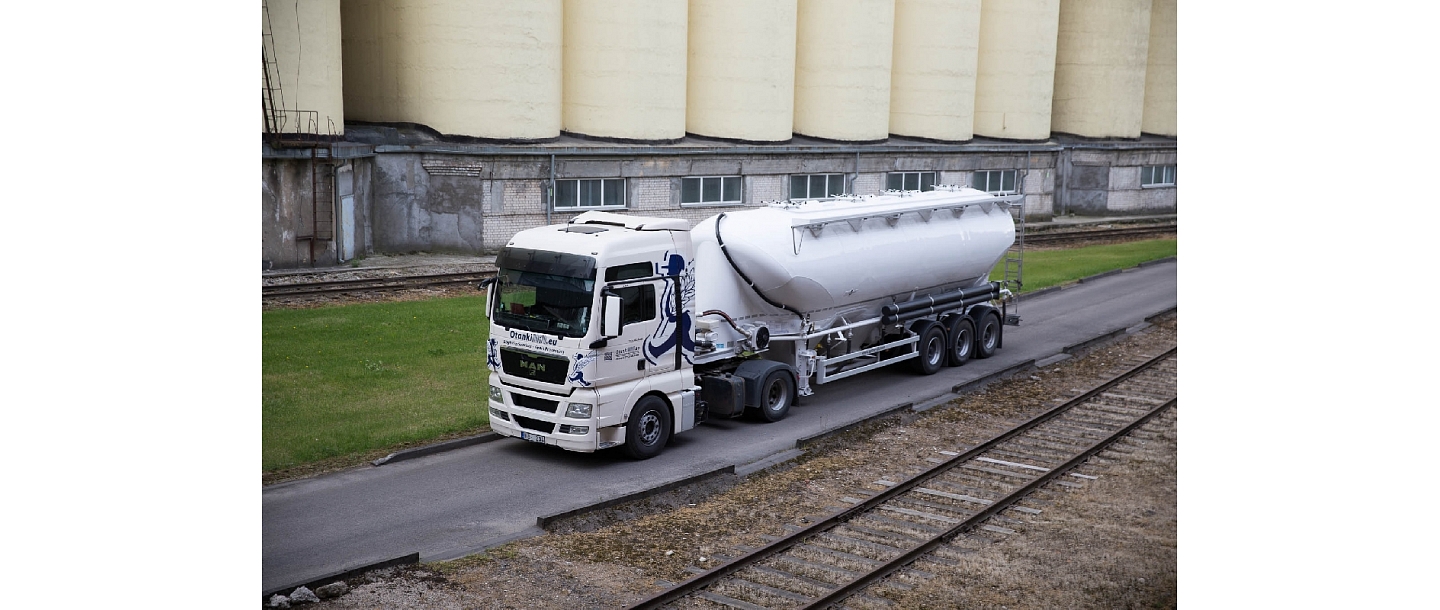 Bulk cargo transportation