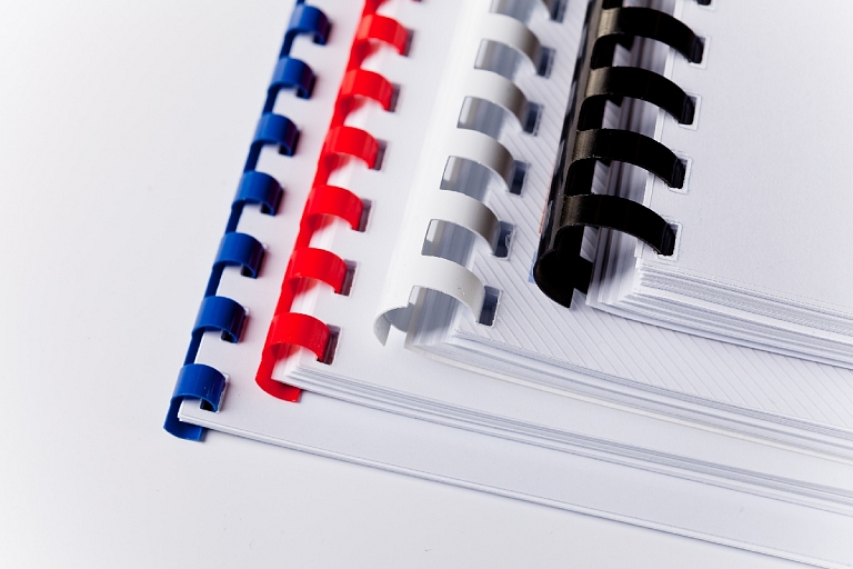 Binding in plastic spiral