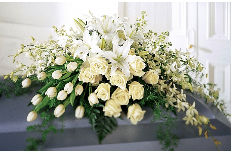 Flowers, burial Saldus